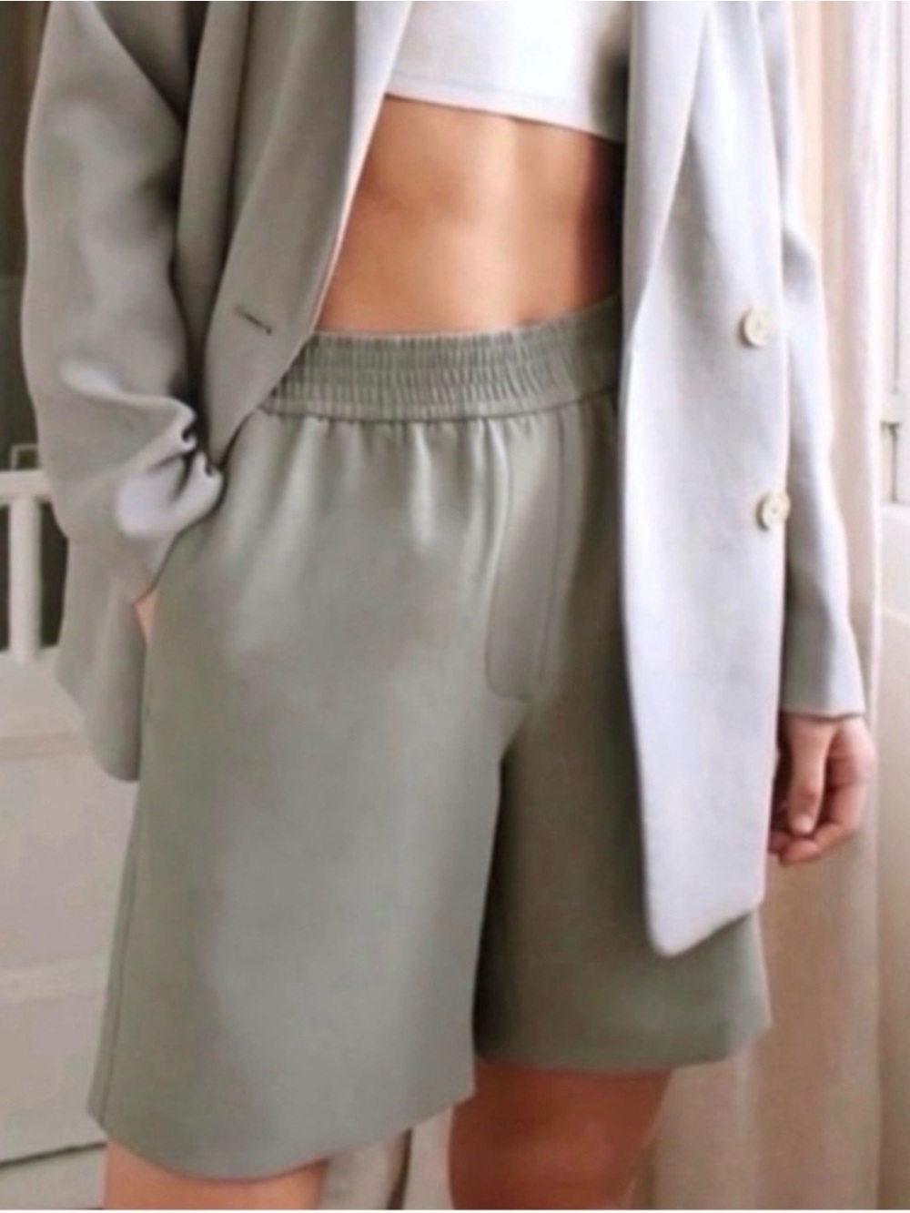 Wilfred Alanya Short in Basalt Grey